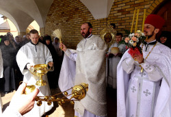 jarek1 
Easter procession in Zwierki Convent 
2017-04-26 15:23:16