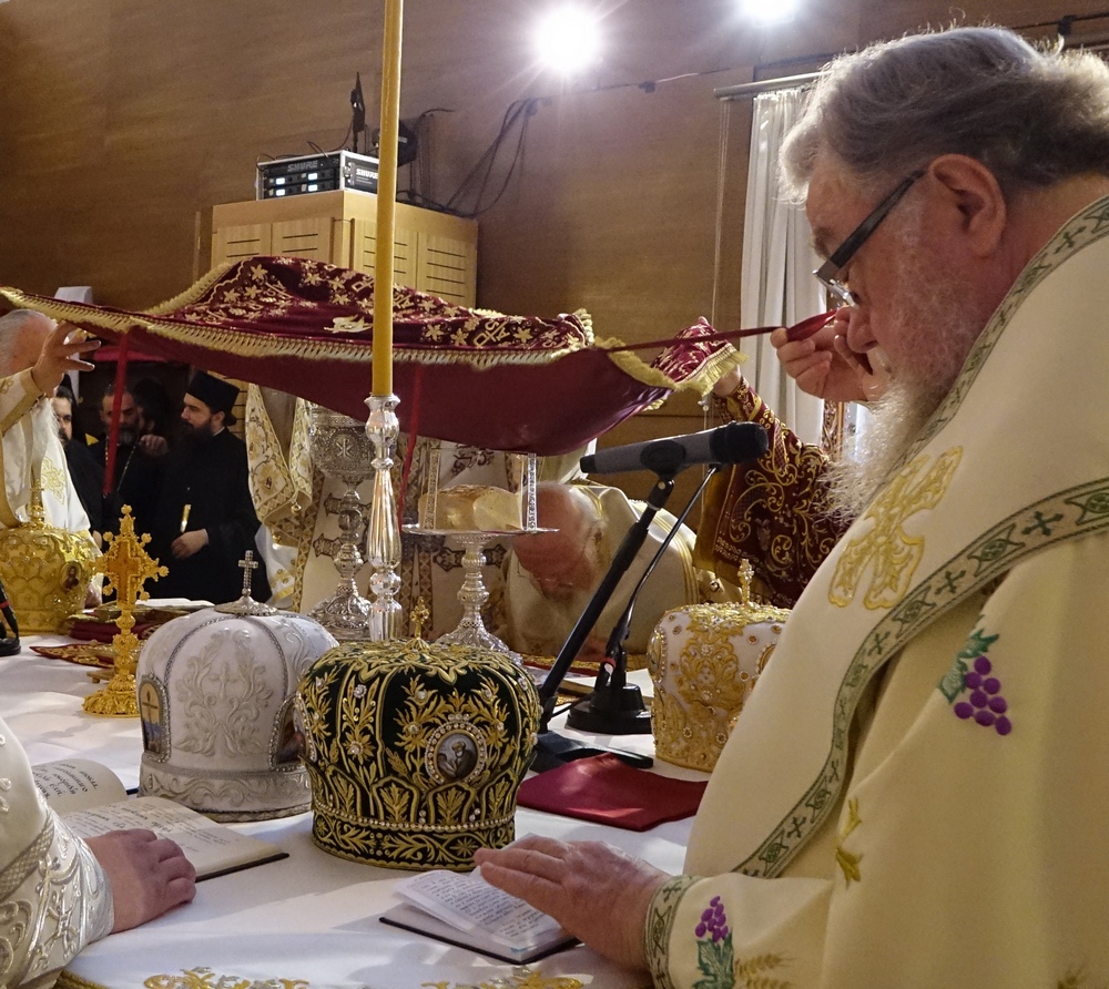 Divine Liturgy in Sts. Peter and Paul Cathedral in Chania