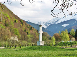 ursiy 
Troita la manastirea Brancoveanu - Sambata de Sus 
2017-05-02 09:52:14