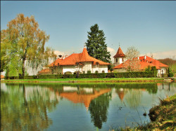 ursiy 
Manastirea Brancoveanu - Sambata de Sus 
2017-05-02 12:35:22