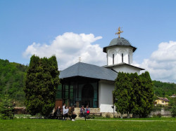 ArtemiJ 
Ostrov Monastery 
2017-05-02 14:34:12