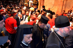Andreas.Ch 
Wielka Sobota - procesja przed zejściem Świętego Ognia 
2017-05-04 11:12:14