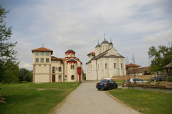 Kola-Krynica 
Monaster Kovilj / Манастир Ковиљ 
2017-05-15 22:18:45
