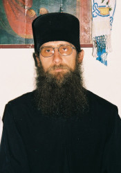 jarek11 
Hieromonk Gabriel Hagioritis, 2000  
2017-06-16 20:18:16