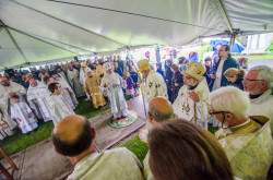 Vlutes 
Memorial Day Pilgrimage to the Monastery of St. Tikhon of Zadonsk 
2017-06-19 19:18:19