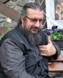 AleksaSrbin 
отац Михајло 
2017-06-22 12:36:19