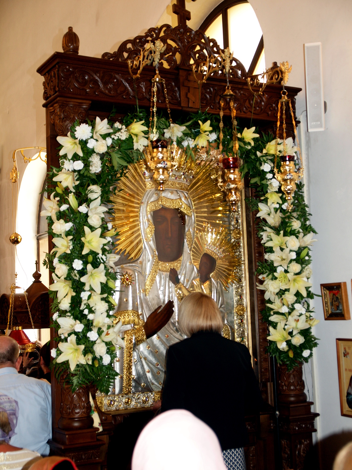 Przed Ikoną Turkowickiej Matki Bożej w monastyrze w Turkowicach.