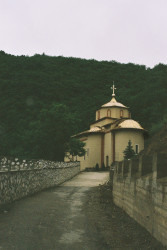 Pisoias 
Manastirea Piatra Scrisa 
2017-07-16 20:08:59