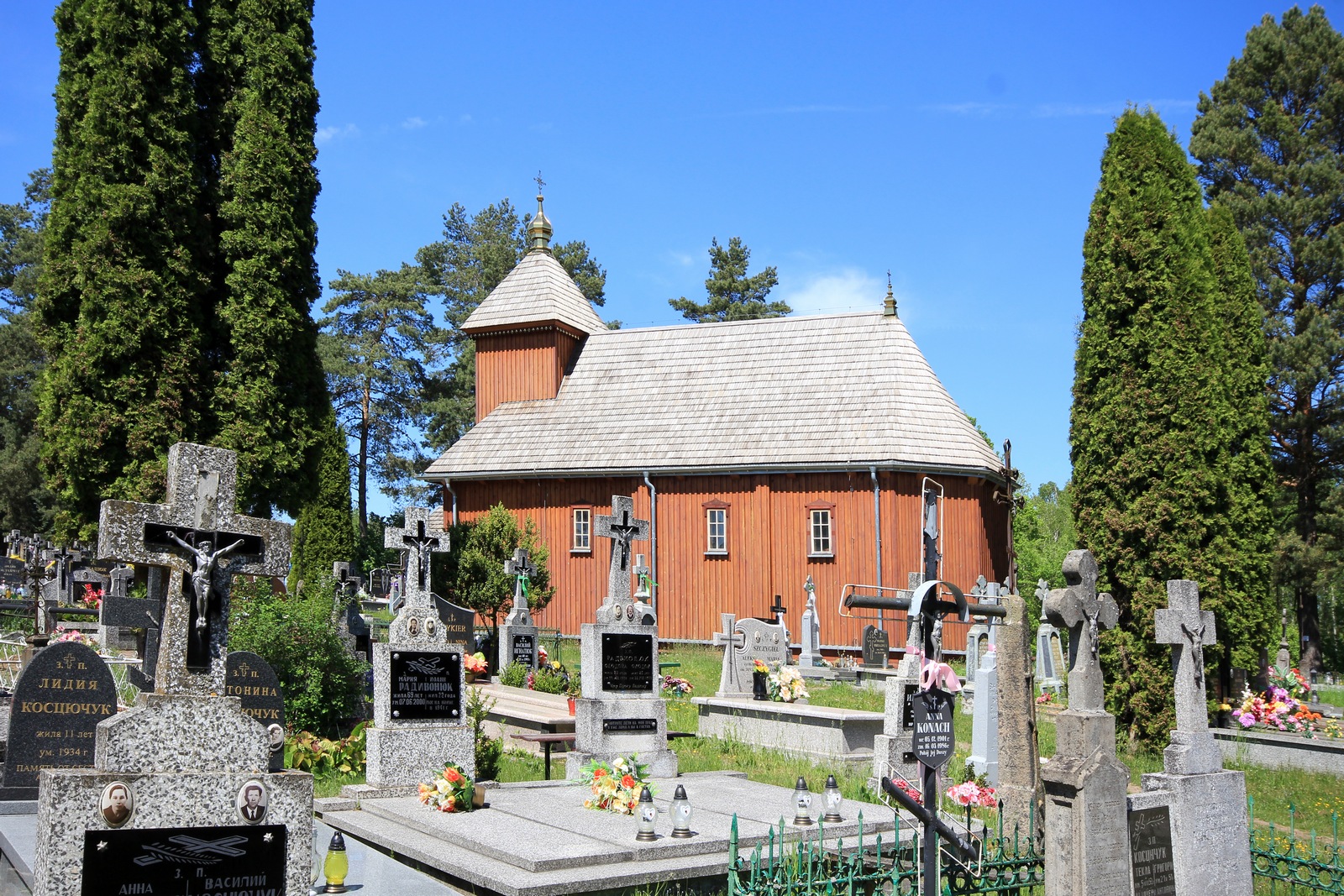 The Orthodox cementary church in Leniewo