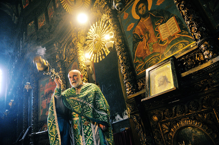 Отец Андон Шавулев. 