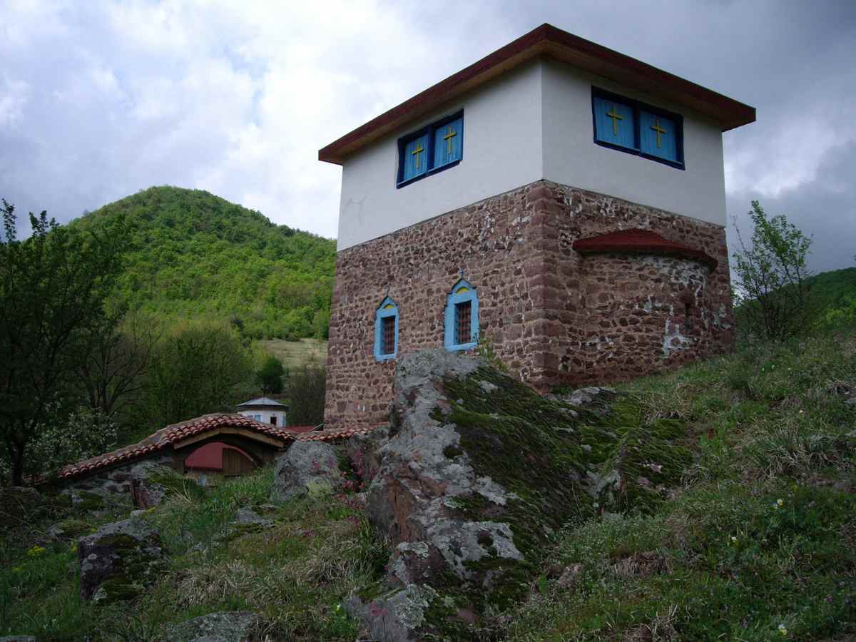 Кулата-Костница в  Манастир„Свети Йоан Рилски” – край гр.Чипровци, област Монтан