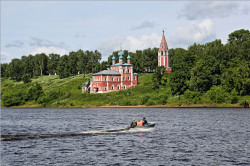 tolmargarita 
Казанско-Преображенская церковь (1758г.) г.Тутаев на Волге 
36 
2017-08-01 00:45:03