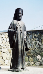 jarek11 
Archbishop Macarios monument in Kykkos Monastery, 1998 
2017-08-07 21:06:23