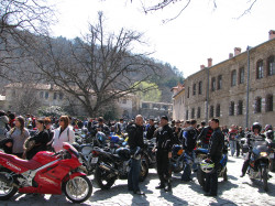 alexar 
Rockers in Bachkovo Monastery 
2017-08-19 17:08:20