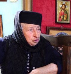 jarek 
Nun Anisija from Batoszevski Convent 
2017-08-30 23:15:14