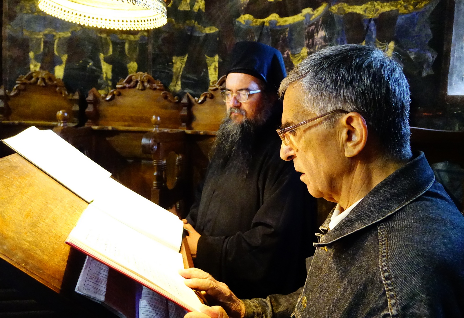 Singing in the church. Trojanski Monastery