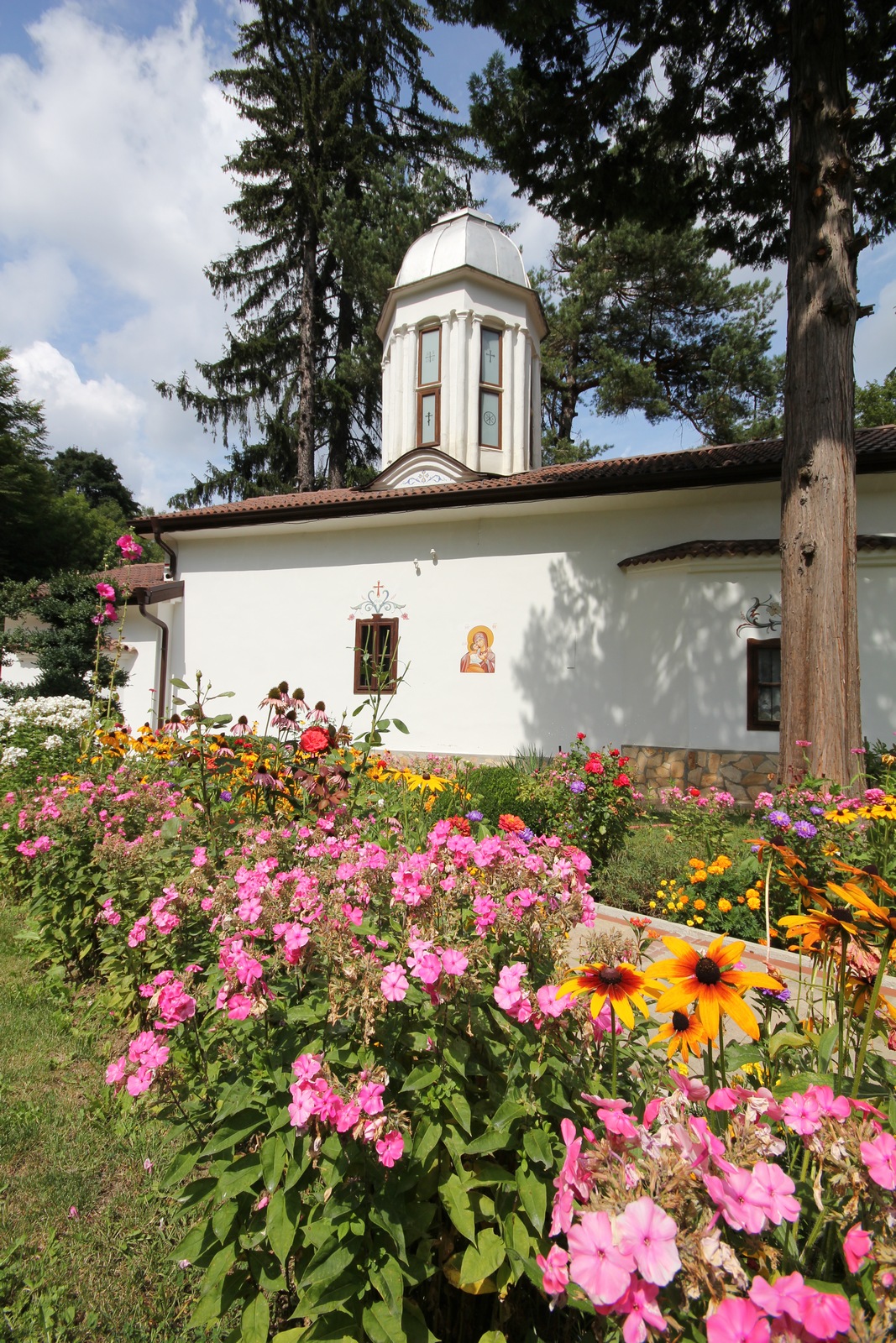 In Divotinski Monastery