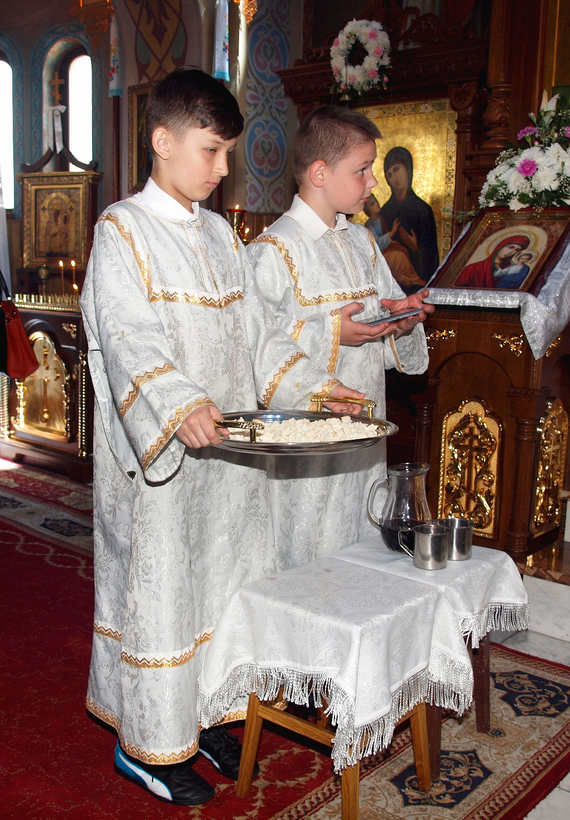 Prisłużniki.