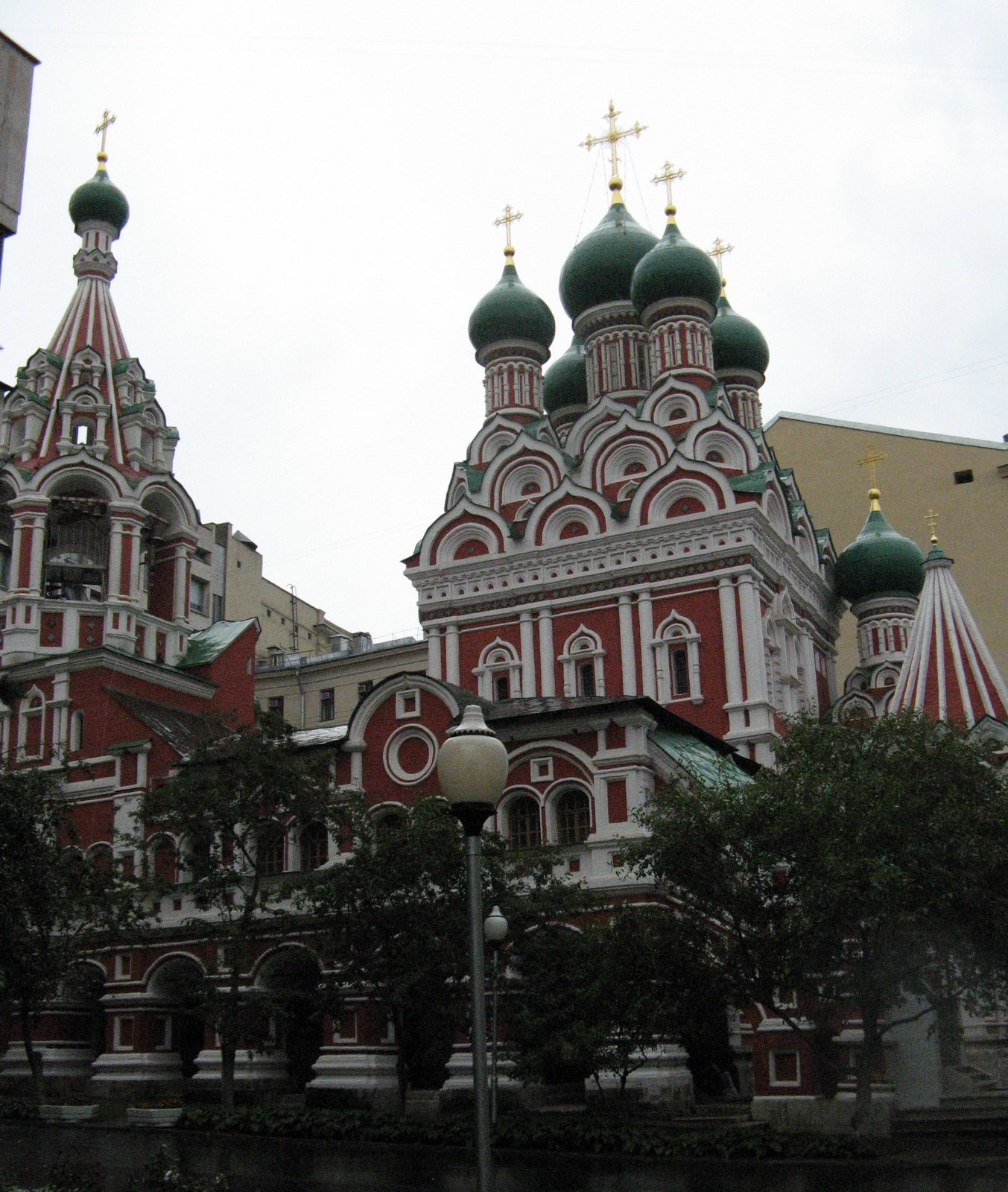 Церковь Святой Троицы в Никитниках. Москва.