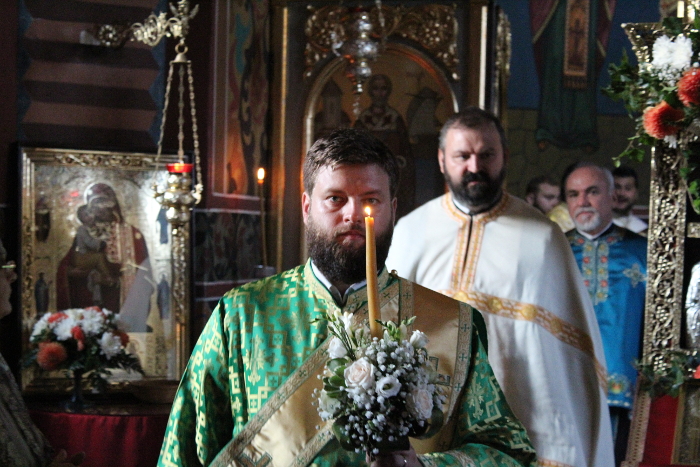 Hram | Parohia Sfintii Ioachim si Ana, Varteju