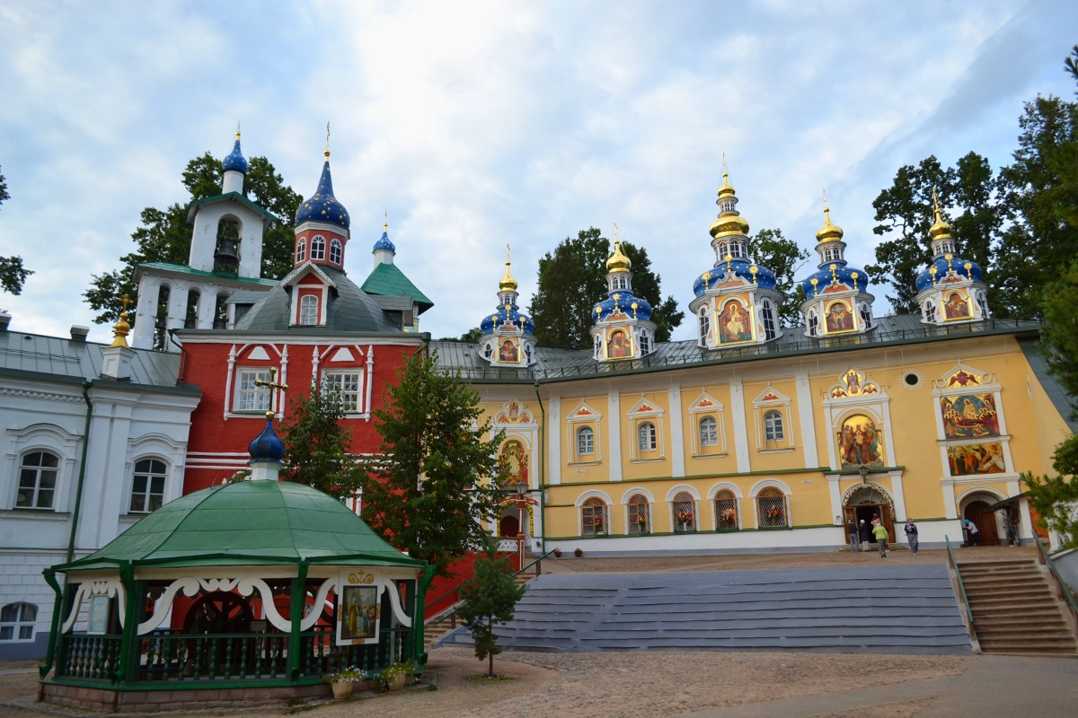 Псково-Печерский Успенский монастырь / Pskov-Caves Monastery