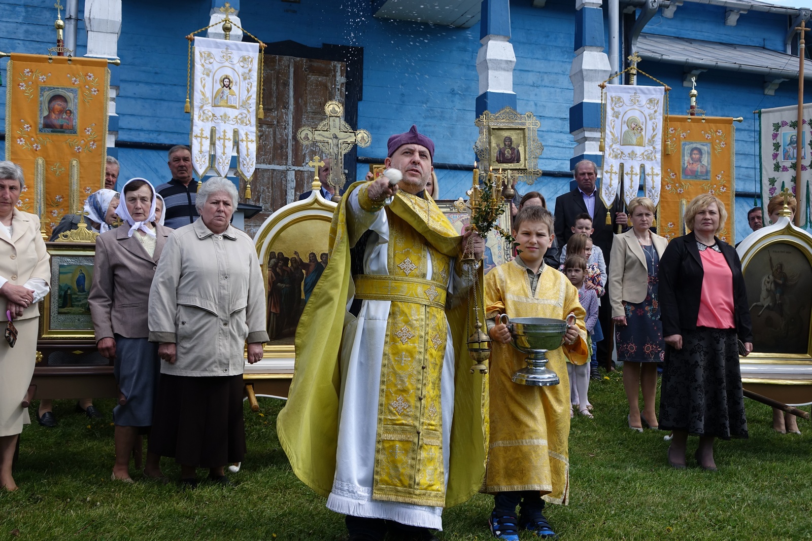 A procession in Pasynki