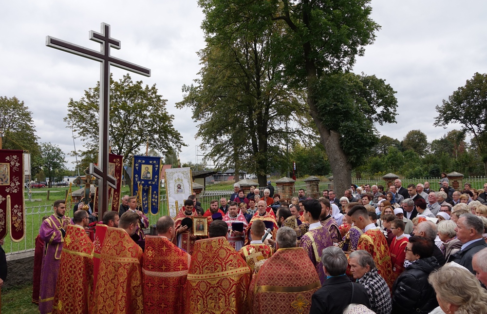 The elevation of the Holy Cross feast in Białystok-Fasty Orthodox church, 2016