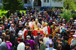 Stefka 
Hadjidimovski Monastery - a feast 
2017-10-10 13:43:29