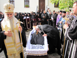 mmaksim 
Опроштај од игуманије 
2017-10-29 15:44:30