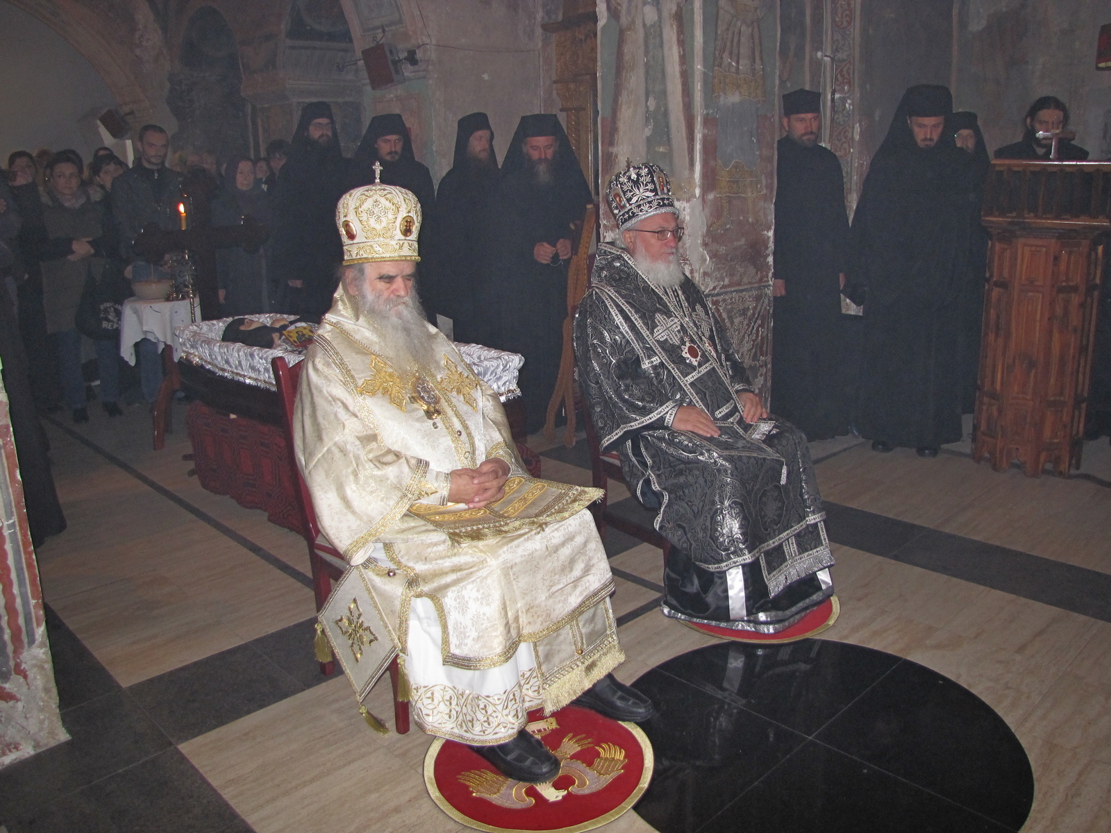 Епископи