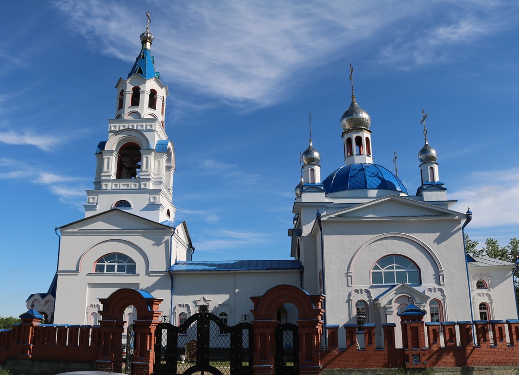 Храм Успения Пресвятой Богородицы в п.Новоуткинск Свердловской обл.