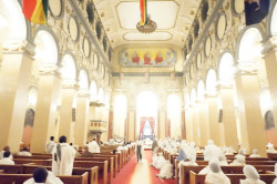 bretta 
Easter Service at the Holy Trinity Cathedral, Addis Ababa 
2017-11-08 00:22:20
