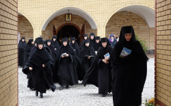 jarek1 
Waiting for St. Nectarios of Egina relics in Zwierki Convent 
2017-11-24 22:45:21