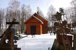 jarek11 
The Orthodox cementary chapel in Jurowlany 
2017-11-26 22:53:17