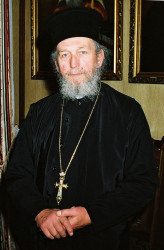 jarek11 
Quite old portraits... Fr. Leoncjusz Tofiluk, 2004 
2017-12-04 21:56:51