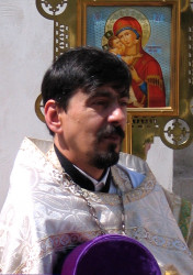 jarek11 
Quite old portraits... Fr. Mirosław Filimoniuk, 2006 
2017-12-09 08:05:43