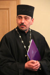 jarek 
A bit old portraits... Fr. Mirosław Filimoniuk, 2010 
2017-12-27 14:01:55