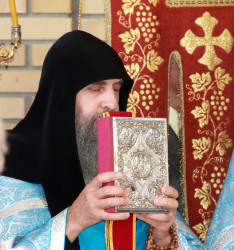 jarek1 
A bit old portraits... Hieromonk Roman, 2011 
2018-01-12 06:53:36