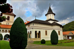 ursache 
Brancoveanu Monastery 
2018-03-01 00:12:37