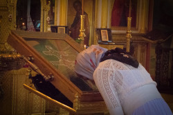 oHellKungo 
Venerating the Cross 
2018-03-12 14:35:18