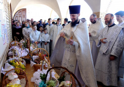 jarek 
Great Saturday in Zwierki Convent 
2018-04-20 21:17:53