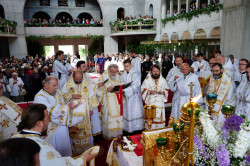 jarek 
Blessing and elevation of main cross on the roof of Hagia Sophia Orthodox church in Warsaw 
2018-05-19 22:31:21