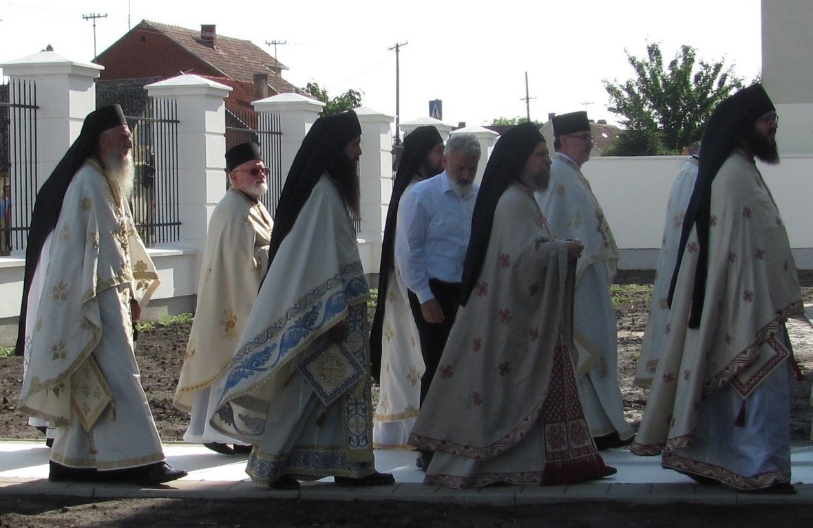 Свештеници