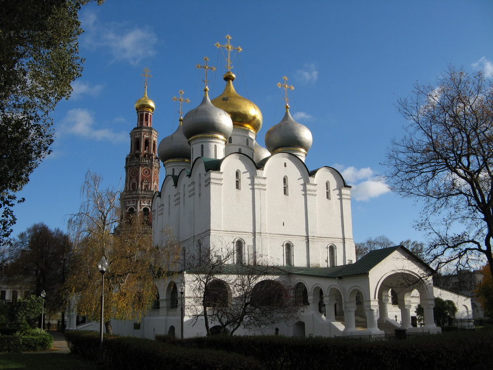 Новодевичий монастырь. Собор Смоленской иконы Божией Матери. Колокольня.