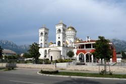 AleksaSrbin 
Храм св.Јована Владимира у Бару 
2018-06-07 16:15:52