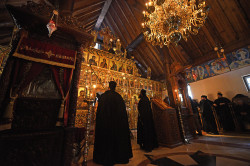 alik 
Vesper at the Machairas monastery 
1 
2018-06-16 23:30:03