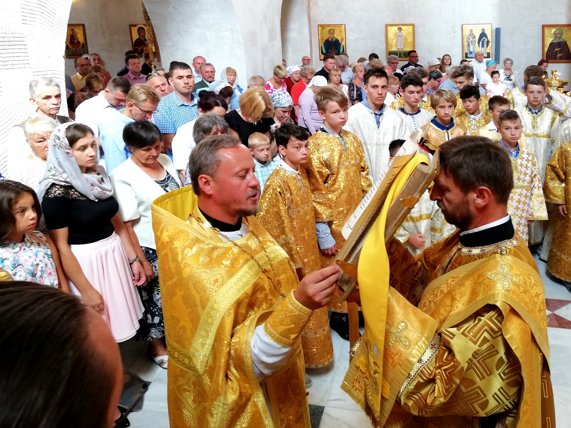 Gospel reading in front of Supraśl Icon of the Mother of God in Supraśl Monastery