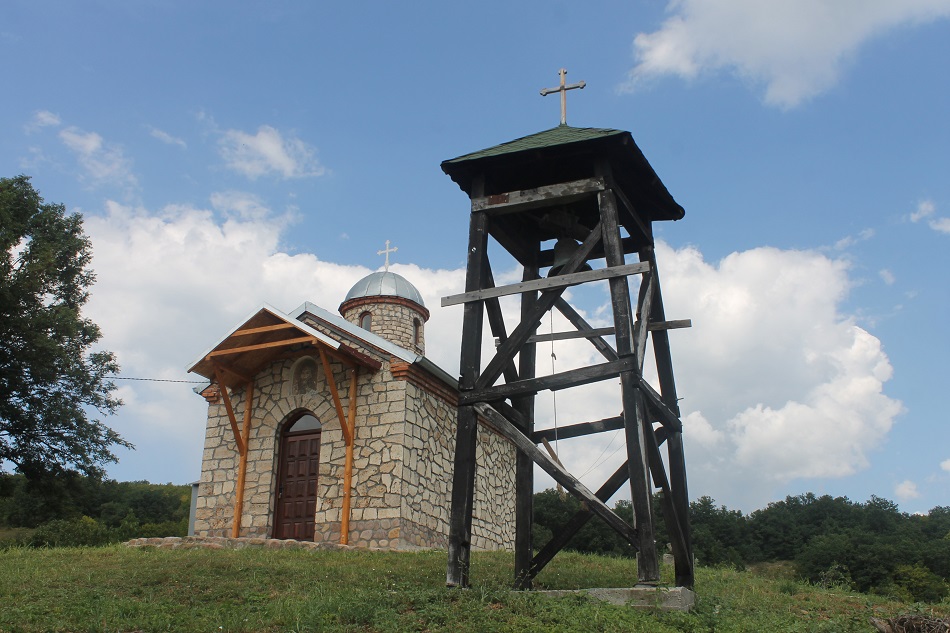 Црква Св.Јована Крститеља-С.Петрлаш ,Источна Србија ,недалеко од  Димитровграда 