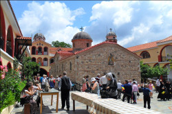ursache 
Monastery of Saint David - Evia Island, before the canonization of the saint Iacov Tsalikis 
2018-08-01 22:20:36