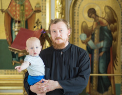 aleksandrnew 
Иерей Сергий Козлов с сыном Лукой 
39 
2018-08-21 23:18:42